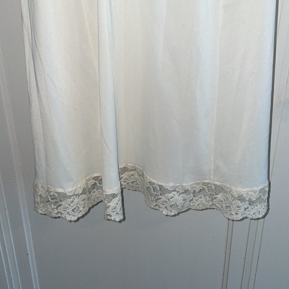 Vtg 50s cream colored nylon full slip - Picture 6 of 8